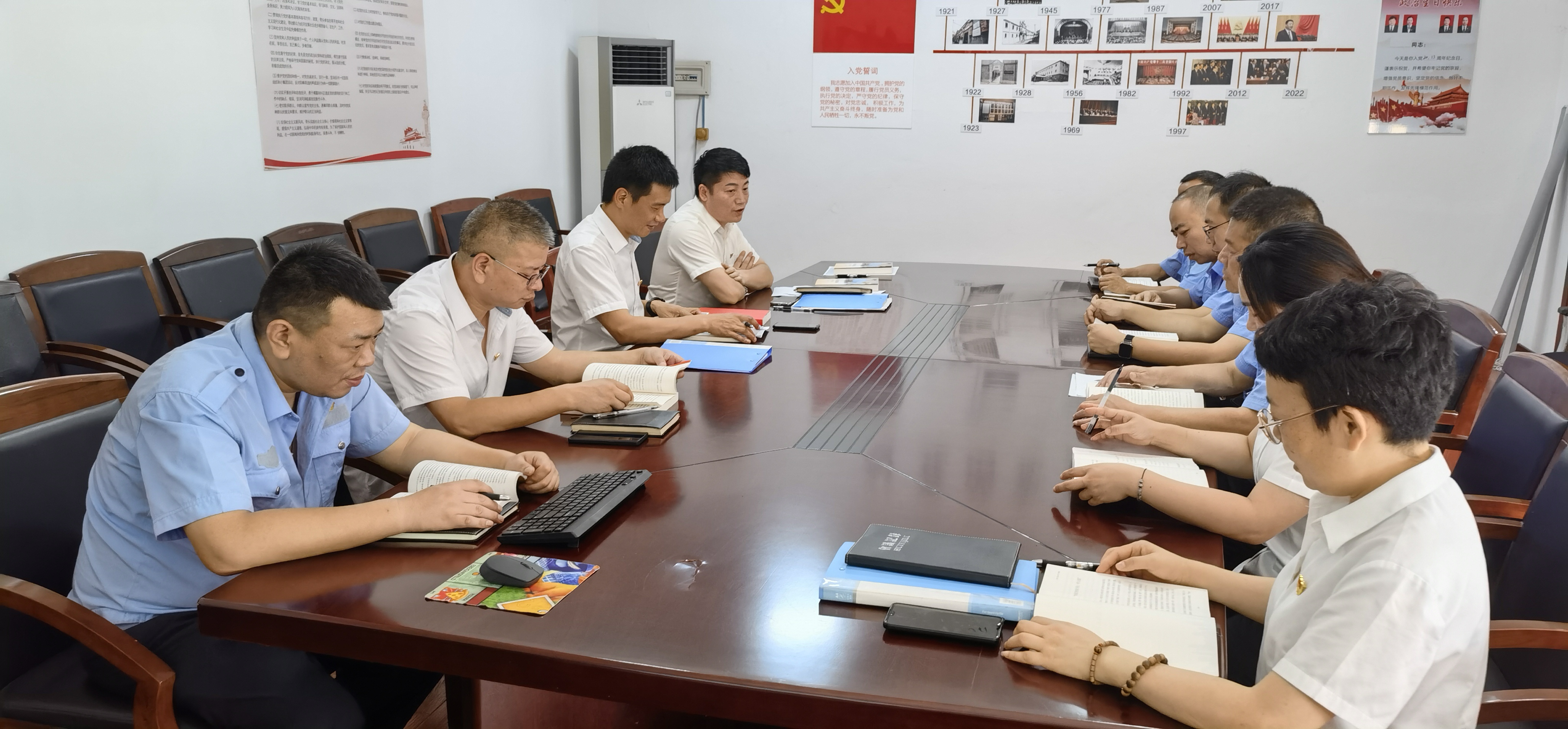 1658821590480186.jpg 2022.07.22學(xué)習(xí)第十五次黨代會(huì)精神 謝毅攝.jpg